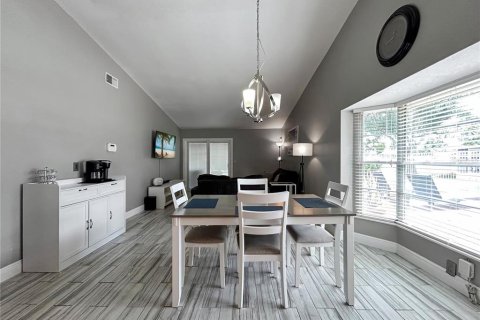 Condo in Tampa, Florida, 2 bedrooms  № 1880712 - photo 11