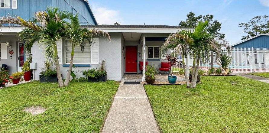 Condo in Tampa, Florida, 2 bedrooms  № 1880712
