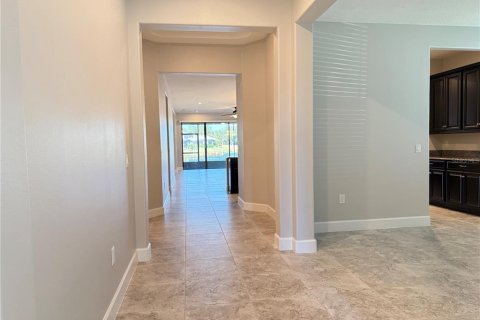 House in Kissimmee, Florida 4 bedrooms, 225.2 sq.m. № 2136418 - photo 11