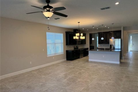 House in Kissimmee, Florida 4 bedrooms, 225.2 sq.m. № 2136418 - photo 17