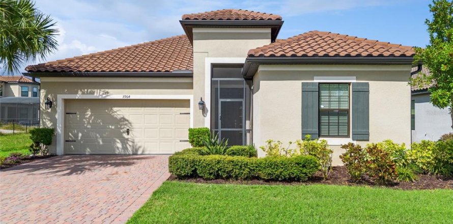 House in Kissimmee, Florida 4 bedrooms, 225.2 sq.m. № 2136418