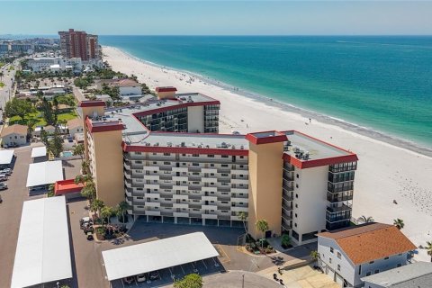 Condo in Redington Shores, Florida, 2 bedrooms № 2219560 - photo 20