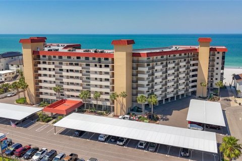 Condo in Redington Shores, Florida, 2 bedrooms № 2219560 - photo 21