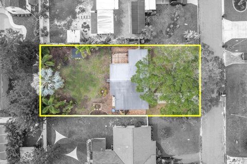 House in Saint Petersburg, Florida 2 bedrooms, 66.89 sq.m. № 2195979 - photo 28
