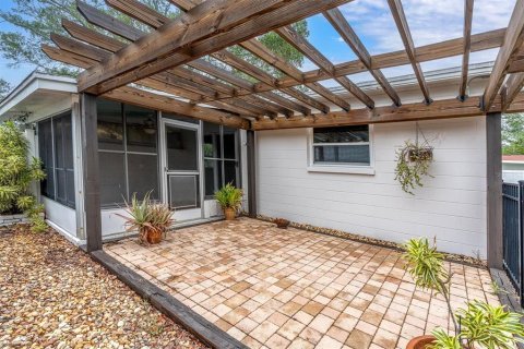 House in Saint Petersburg, Florida 2 bedrooms, 66.89 sq.m. № 2195979 - photo 20