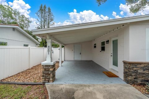House in Saint Petersburg, Florida 2 bedrooms, 66.89 sq.m. № 2195979 - photo 26