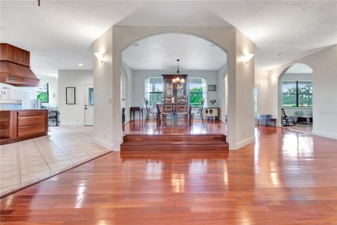 House in Center Hill, Florida 5 bedrooms, 411.65 sq.m. № 1918901 - photo 29