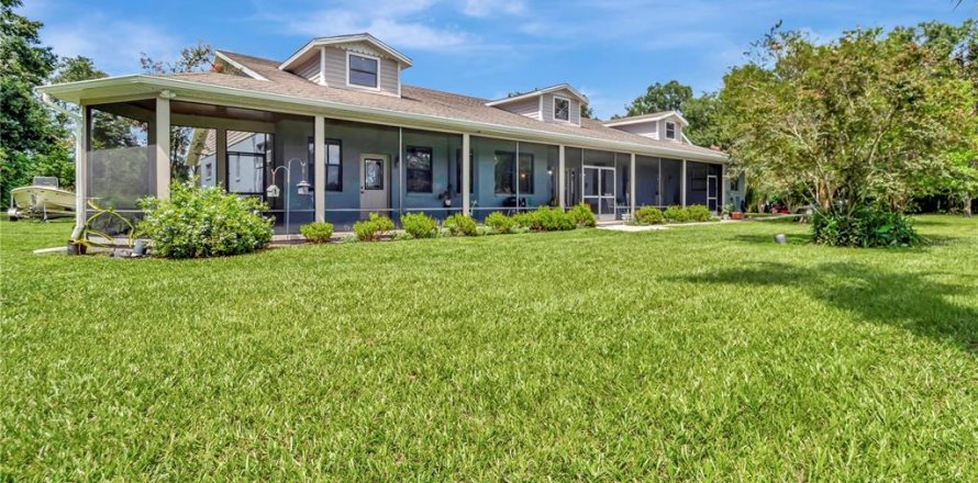 House in Center Hill, Florida 5 bedrooms, 411.65 sq.m. № 1918901