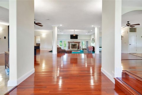 House in Center Hill, Florida 5 bedrooms, 411.65 sq.m. № 1918901 - photo 25