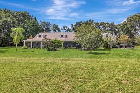 House in Center Hill, Florida 5 bedrooms, 411.65 sq.m. № 1918901 - photo 10