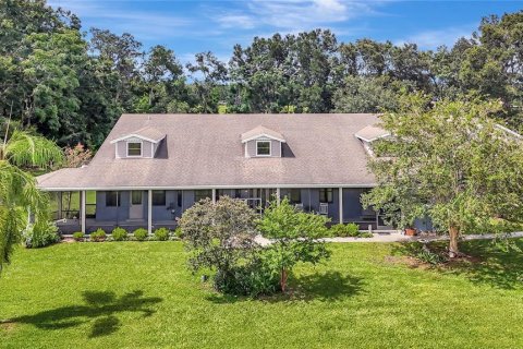House in Center Hill, Florida 5 bedrooms, 411.65 sq.m. № 1918901 - photo 2