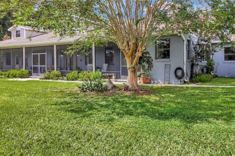 House in Center Hill, Florida 5 bedrooms, 411.65 sq.m. № 1918901 - photo 3