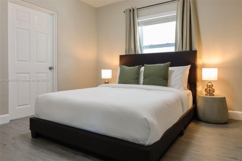Casa en alquiler en Miami, Florida, 3 dormitorios, 102.19 m2 № 2060040 - foto 19