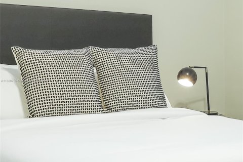 Casa en alquiler en Miami, Florida, 3 dormitorios, 102.19 m2 № 2060040 - foto 30