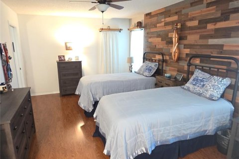 House in Spring Hill, Florida 2 bedrooms, 187.66 sq.m. № 1909668 - photo 17