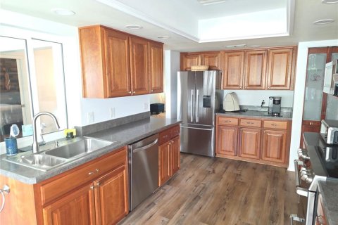 House in Spring Hill, Florida 2 bedrooms, 187.66 sq.m. № 1909668 - photo 10