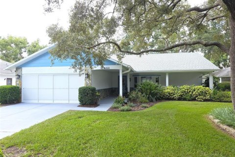 House in Spring Hill, Florida 2 bedrooms, 187.66 sq.m. № 1909668 - photo 1