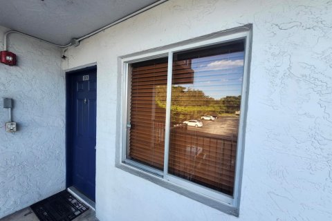 Copropriété à louer à Miramar, Floride: 2 chambres, 77.29 m2 № 2439397 - photo 4