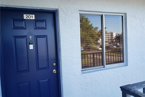 Copropriété à louer à Miramar, Floride: 2 chambres, 77.29 m2 № 2439397 - photo 3