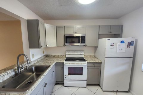 Copropriété à louer à Miramar, Floride: 2 chambres, 77.29 m2 № 2439397 - photo 11