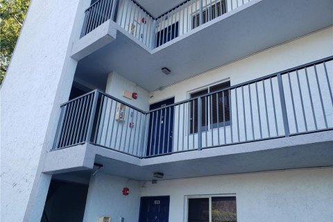 Copropriété à louer à Miramar, Floride: 2 chambres, 77.29 m2 № 2439397 - photo 2