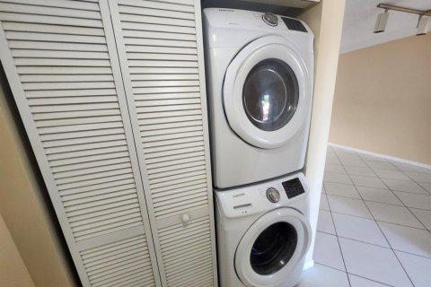 Copropriété à louer à Miramar, Floride: 2 chambres, 77.29 m2 № 2439397 - photo 16