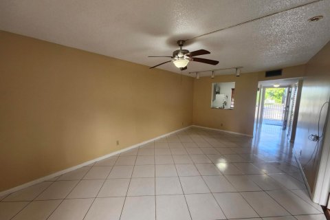 Copropriété à louer à Miramar, Floride: 2 chambres, 77.29 m2 № 2439397 - photo 8