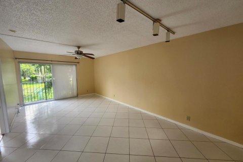 Copropriété à louer à Miramar, Floride: 2 chambres, 77.29 m2 № 2439397 - photo 6