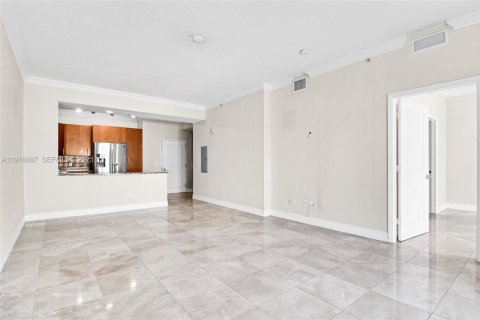 Condominio en venta en Hallandale Beach, Florida, 1 dormitorio, 85.84 m2 № 2034362 - foto 7