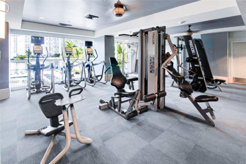 Condominio en venta en Hallandale Beach, Florida, 1 dormitorio, 85.84 m2 № 2034362 - foto 21