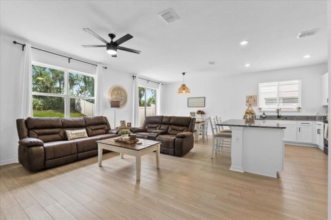 House in Lakeland, Florida 3 bedrooms, 144.74 sq.m. № 1767715 - photo 2