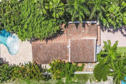 House in Golden Beach, Florida 4 bedrooms, 209.59 sq.m. № 1858822 - photo 20