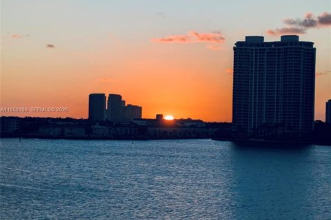 Купить кондоминиум в Санни-Айлс-Бич, Флорида 2 спальни, 102.19м2, № 2008094 - фото 26