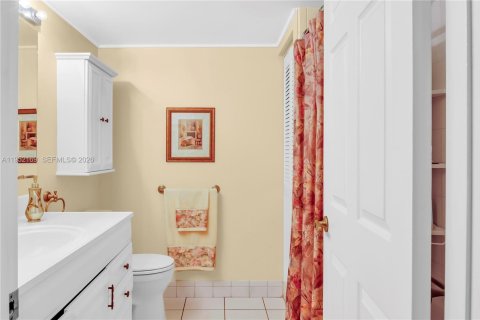 Купить кондоминиум в Санни-Айлс-Бич, Флорида 2 спальни, 102.19м2, № 2008094 - фото 24