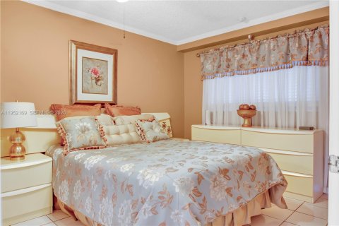 Купить кондоминиум в Санни-Айлс-Бич, Флорида 2 спальни, 102.19м2, № 2008094 - фото 20