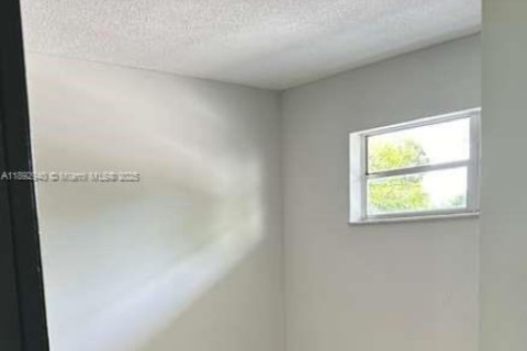 Condo in Plantation, Florida, 2 bedrooms  № 1956014 - photo 10