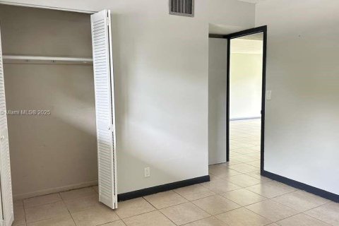 Condo in Plantation, Florida, 2 bedrooms  № 1956014 - photo 11