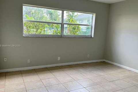 Condo in Plantation, Florida, 2 bedrooms  № 1956014 - photo 15