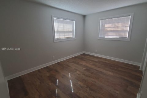 House in Fort Lauderdale, Florida 3 bedrooms, 95.22 sq.m. № 2254855 - photo 18