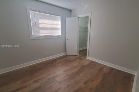 House in Fort Lauderdale, Florida 3 bedrooms, 95.22 sq.m. № 2254855 - photo 17