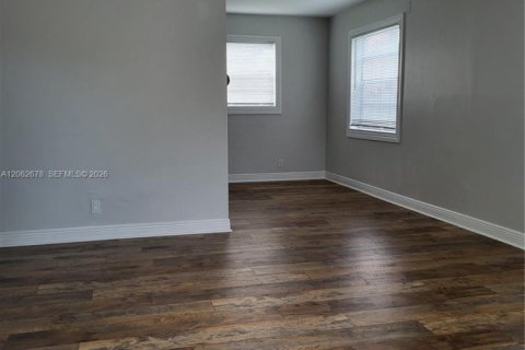 House in Fort Lauderdale, Florida 3 bedrooms, 95.22 sq.m. № 2254855 - photo 2