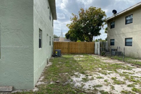 House in Fort Lauderdale, Florida 3 bedrooms, 95.22 sq.m. № 2254855 - photo 21
