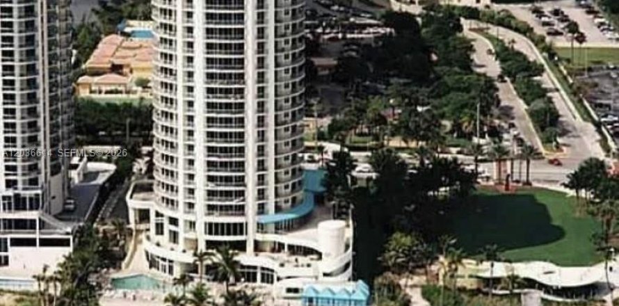 Condo à Sunny Isles Beach, Floride, 3 chambres  № 2084870
