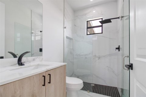 House in Cape Coral, Florida 3 bedrooms, 128.86 sq.m. № 1111408 - photo 5
