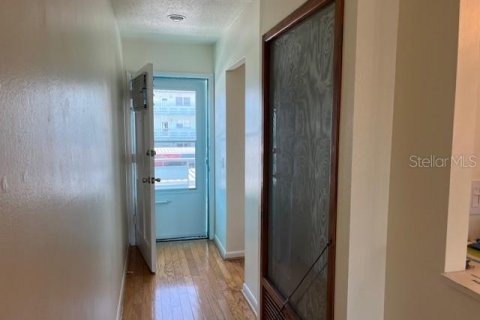 Condo in Gulfport, Florida, 1 bedroom  № 1828665 - photo 4