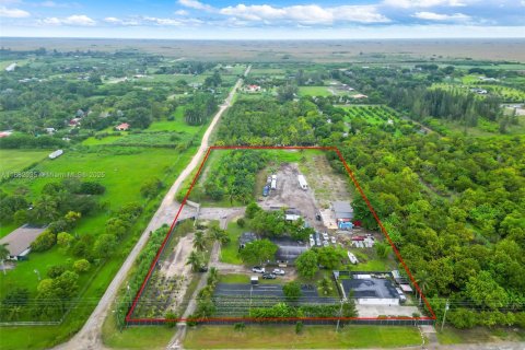 Дом в Майами, Флорида 8 спален, 444.07м2 № 2037213