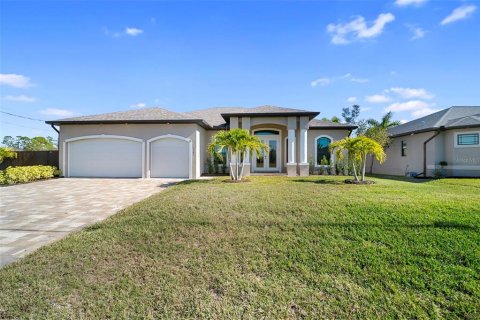 Villa ou maison à Cape Coral, Floride 3 chambres, 209.22 m2 № 2133361