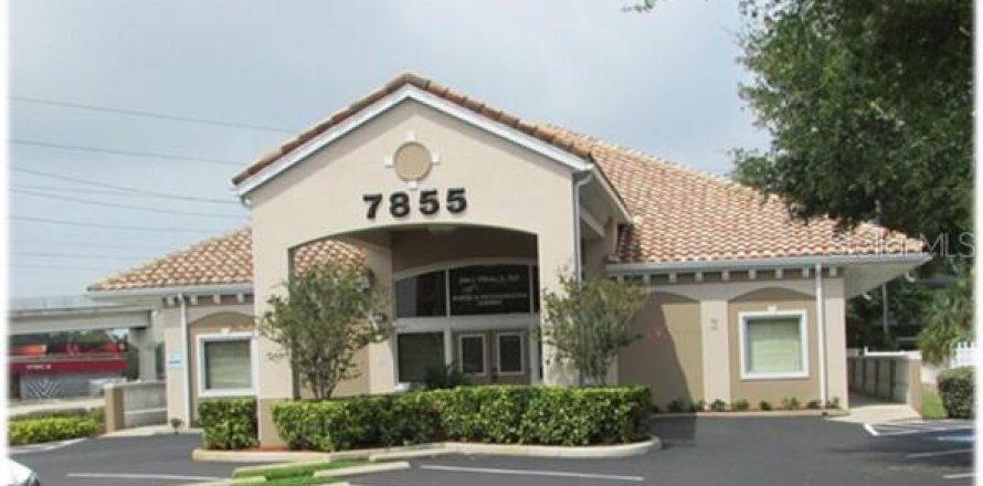 Propiedad comercial en Saint Petersburg, Florida 765.33 m2 № 1618436