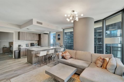 Condo in Miami, Florida, 2 bedrooms  № 2086733 - photo 2