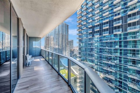 Condo in Miami, Florida, 2 bedrooms  № 2086733 - photo 19